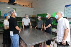 切实保障师生饮食
